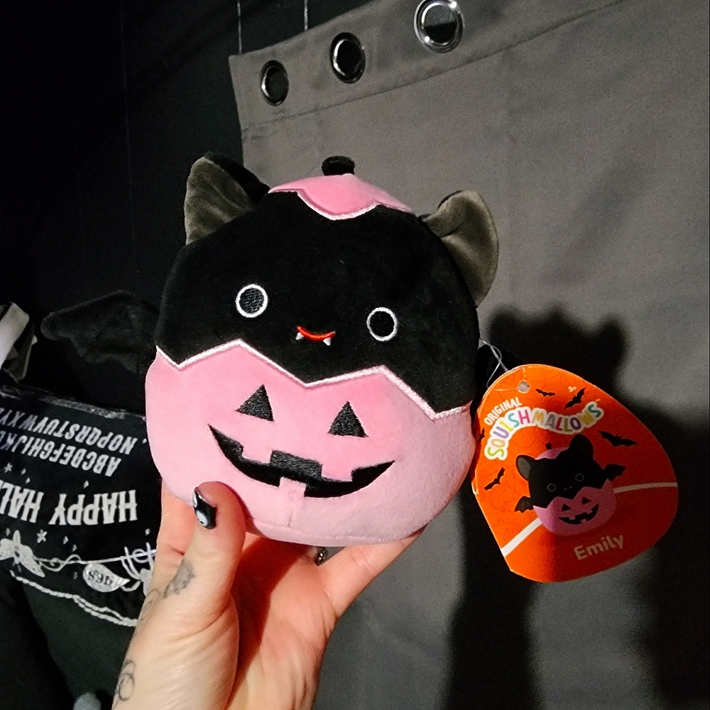 Squishmallows Halloween Emily Bat 🦇 5" Brand New !